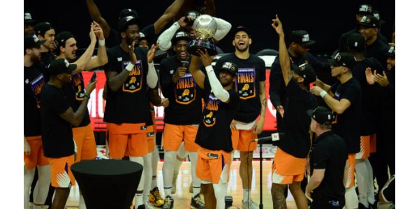 Chris Paul vodi Phoenix Suns do NBA finala